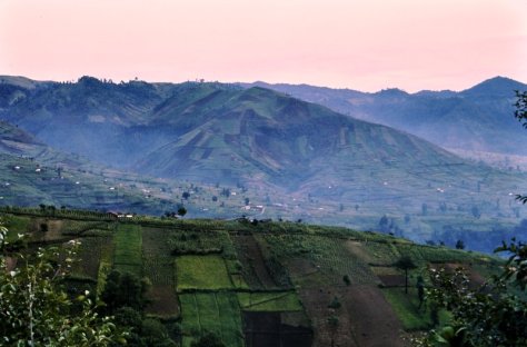 02-1977-07 Lago de Atitlan 02