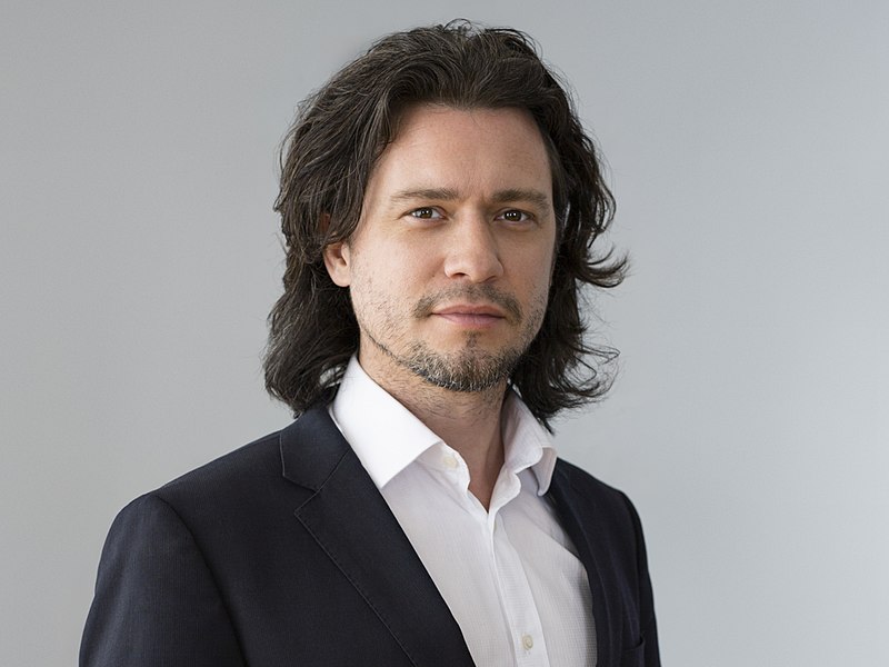 From: https://en.wikipedia.org/wiki/Mike_Galsworthy#/media/File:MikeGalsworthy.jpg