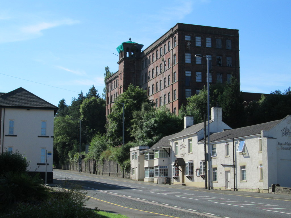 Photo © David Weston (cc-by-sa/2.0)