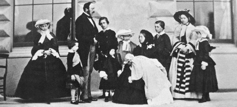 Source: https://en.wikipedia.org/wiki/Queen_Victoria#/media/File:Queen_Victoria_Prince_Albert_and_their_nine_children.JPG